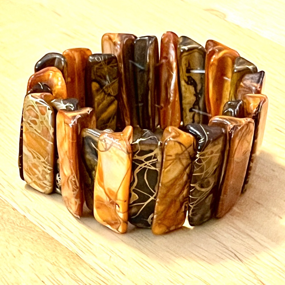 Elegant Brown and Tan Bracelet